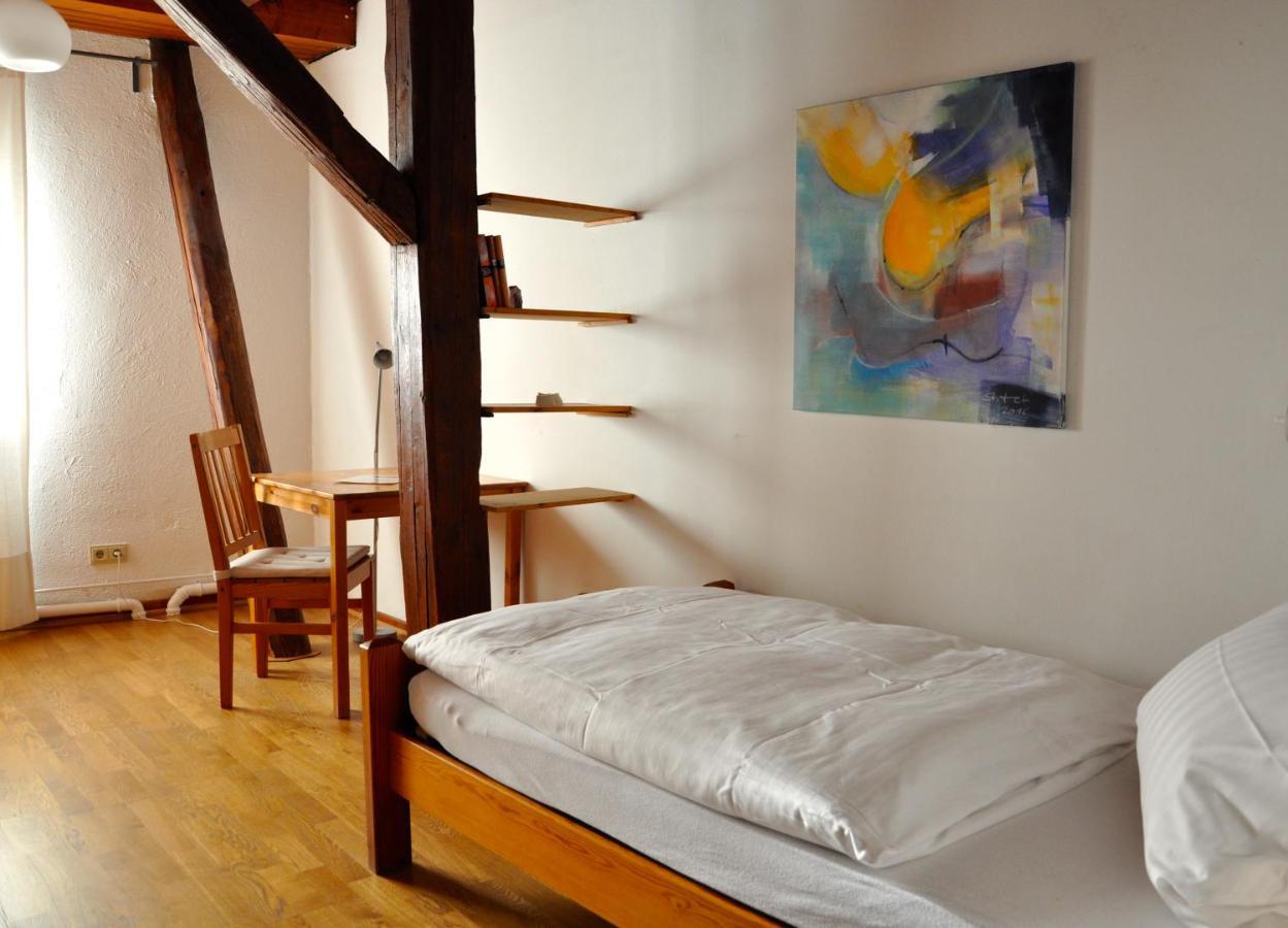 Gastezimmer Am Hof Fráncfort del Meno Exterior foto